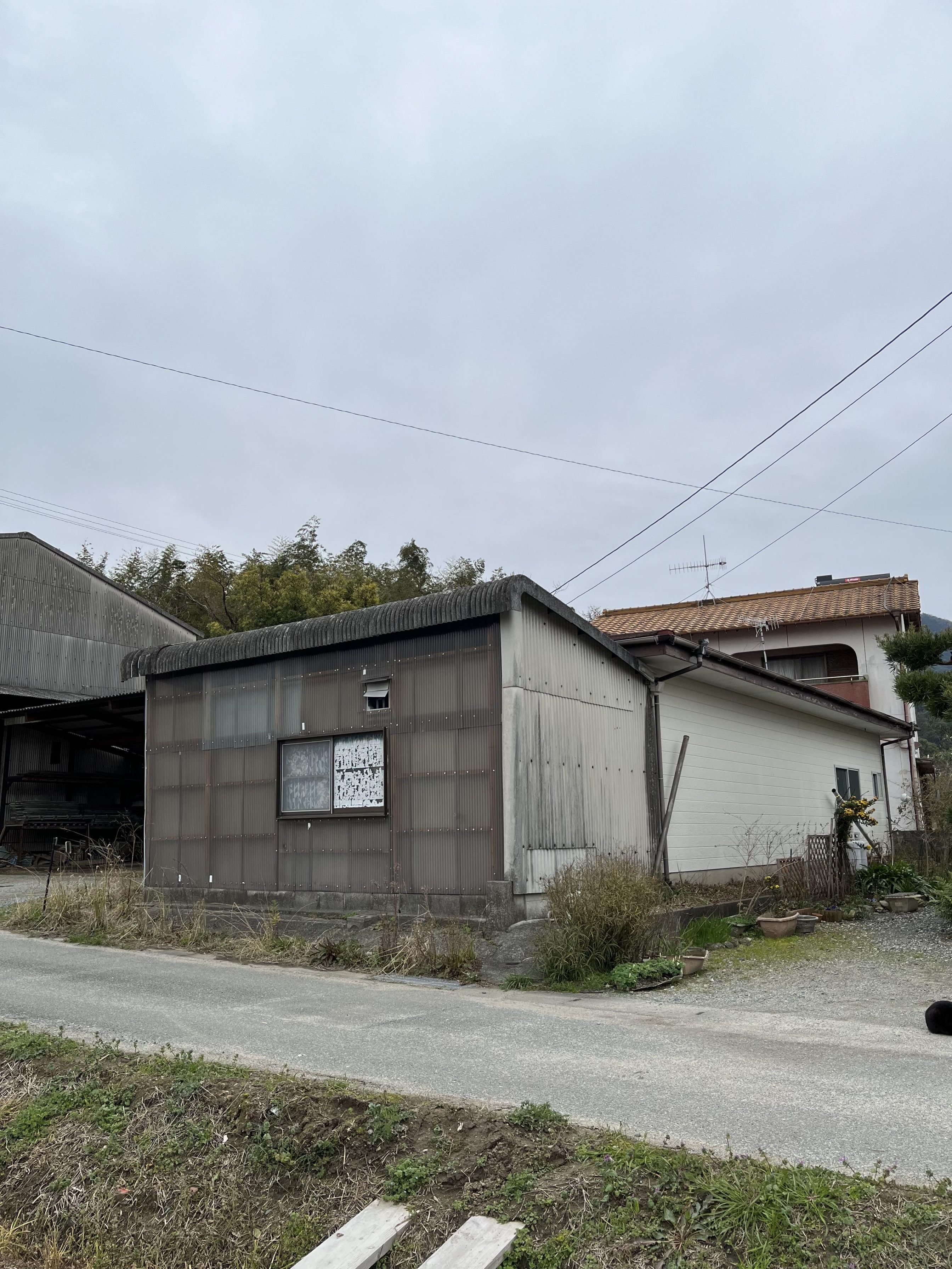 福岡市内、糸島市内限定で大型倉庫とガレージと駐車場40坪～100坪の場所を月、35000～50000円 - レンタル